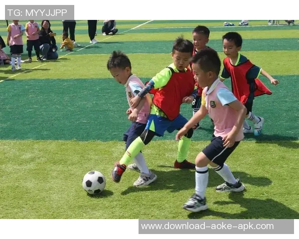 天邻足球:探索青少年足球发展的新机遇与挑战 天邻足球:探索青少年足球发展的新机遇与挑战